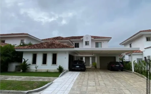 House For Sale In Santa Maria, pH Fairway Estate